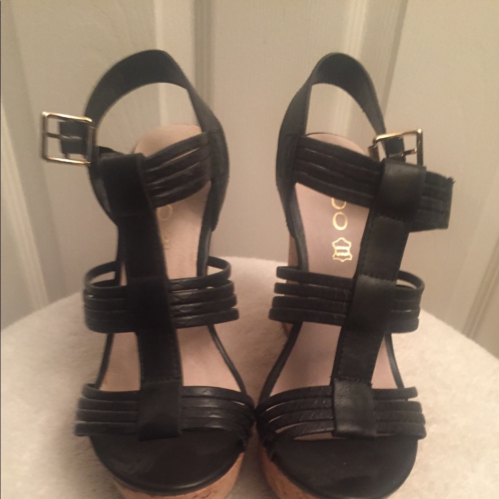 Aldo black platforms size 37